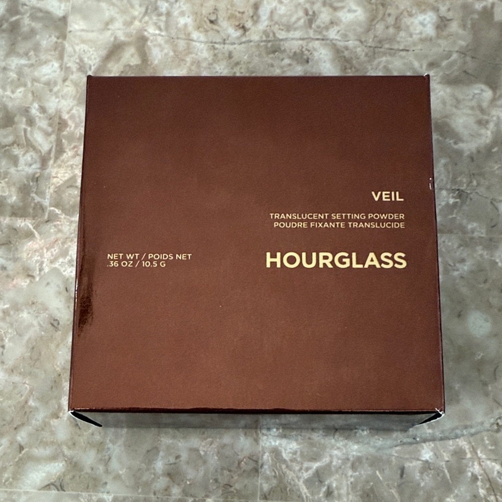 Hourglass Veil Setting Powder in Elegant Brown Packaging